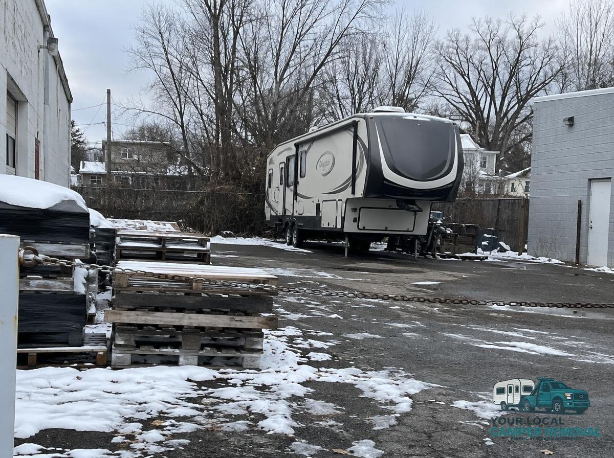 2019 fifth wheel camper waiting for camper removal in Red Bank, NJ